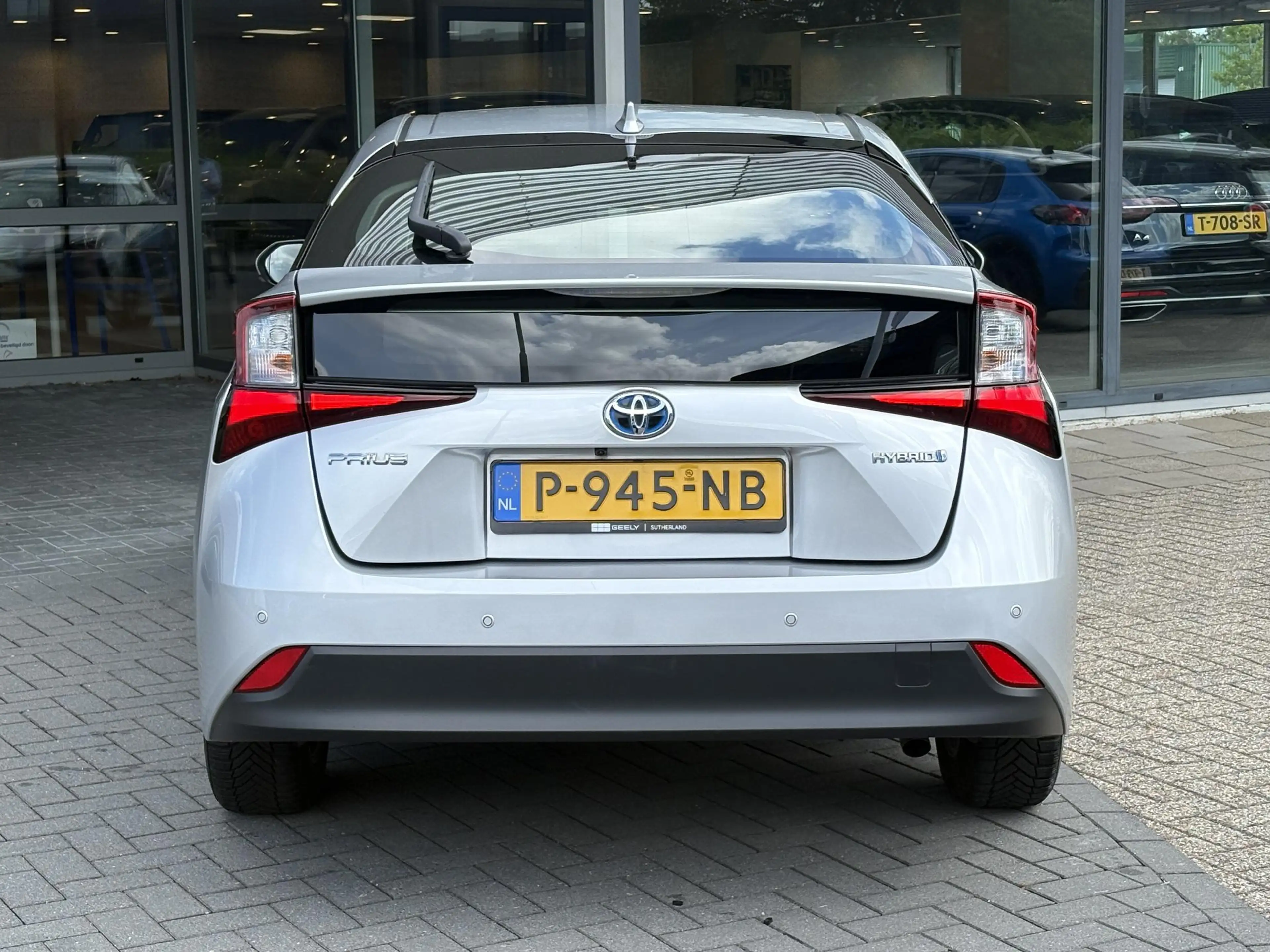 Toyota Prius 1.8 Dynamic — photo 8