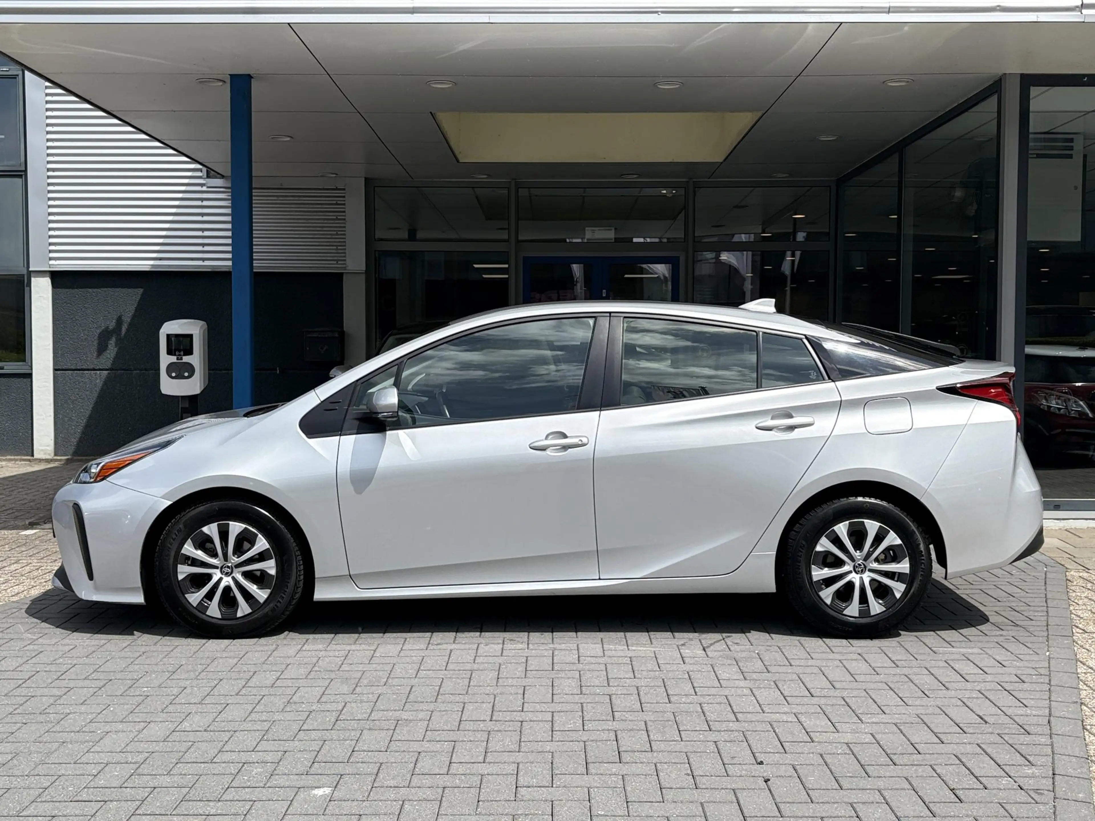 Toyota Prius 1.8 Dynamic — photo 11