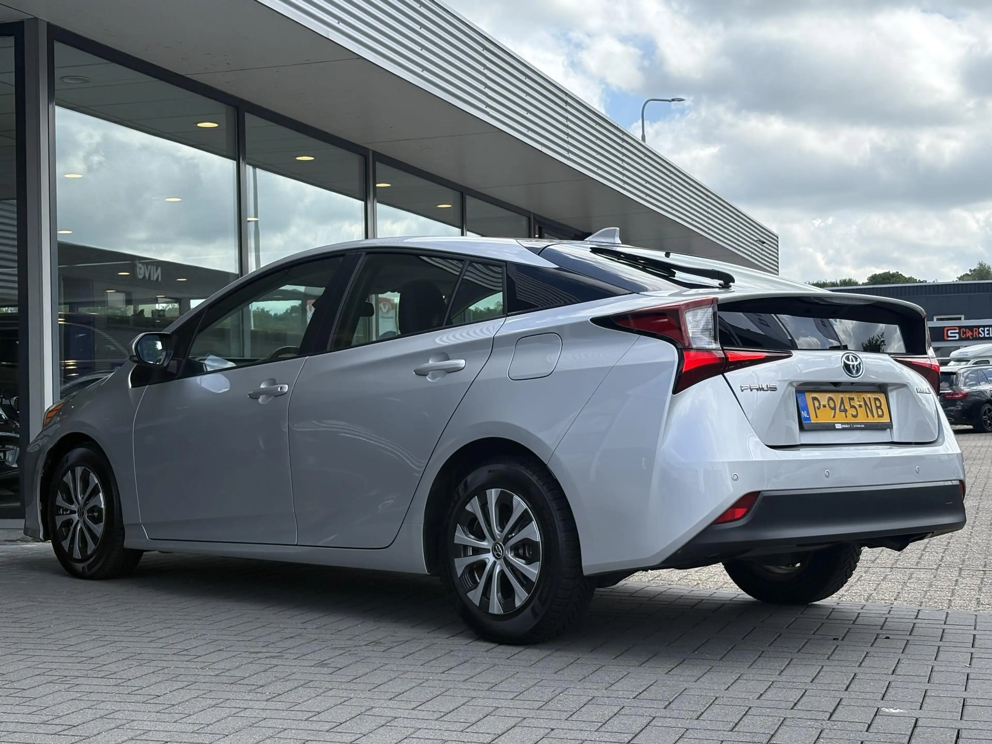 Toyota Prius 1.8 Dynamic — photo 7