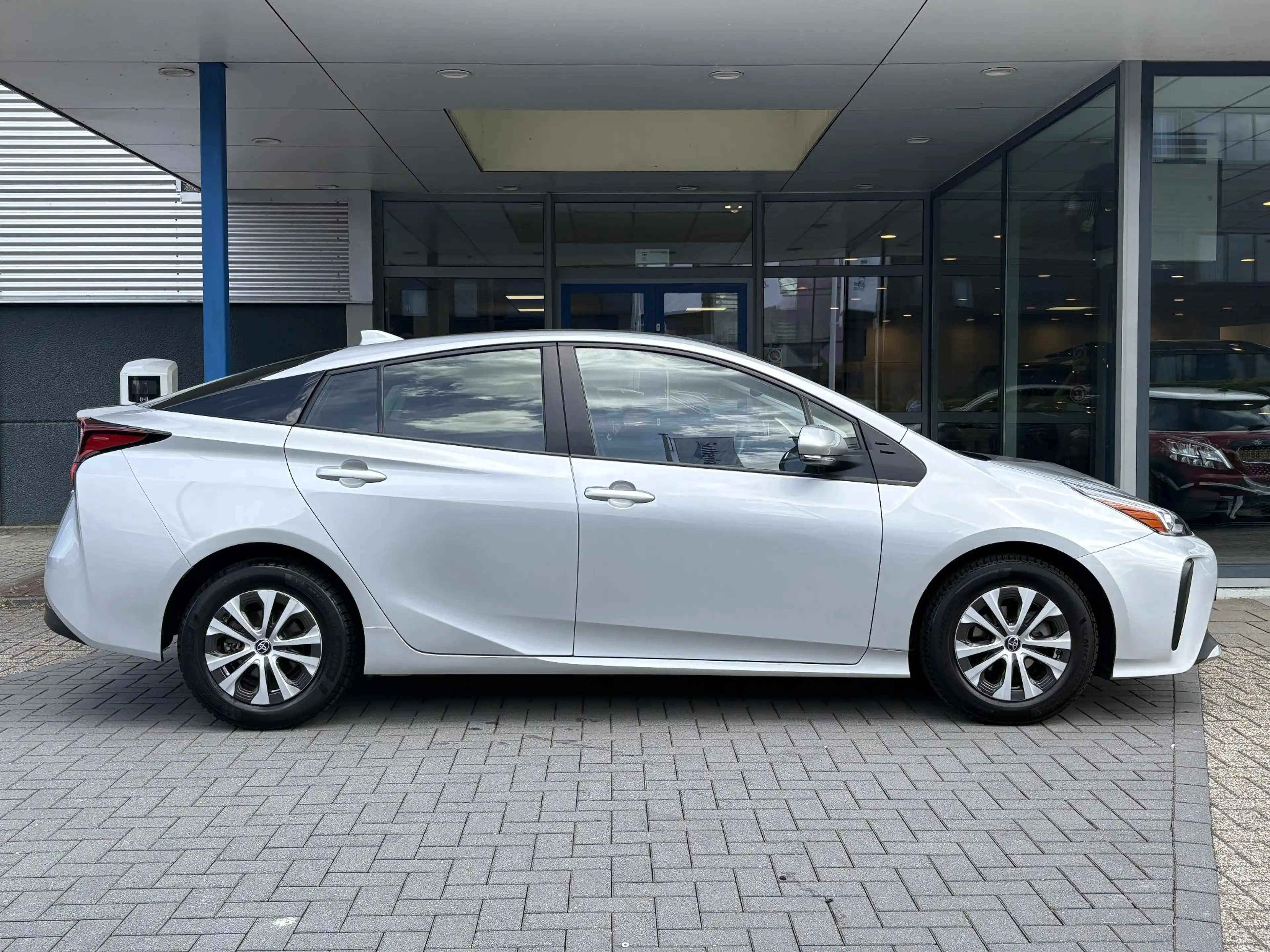 Toyota Prius 1.8 Dynamic — photo 4