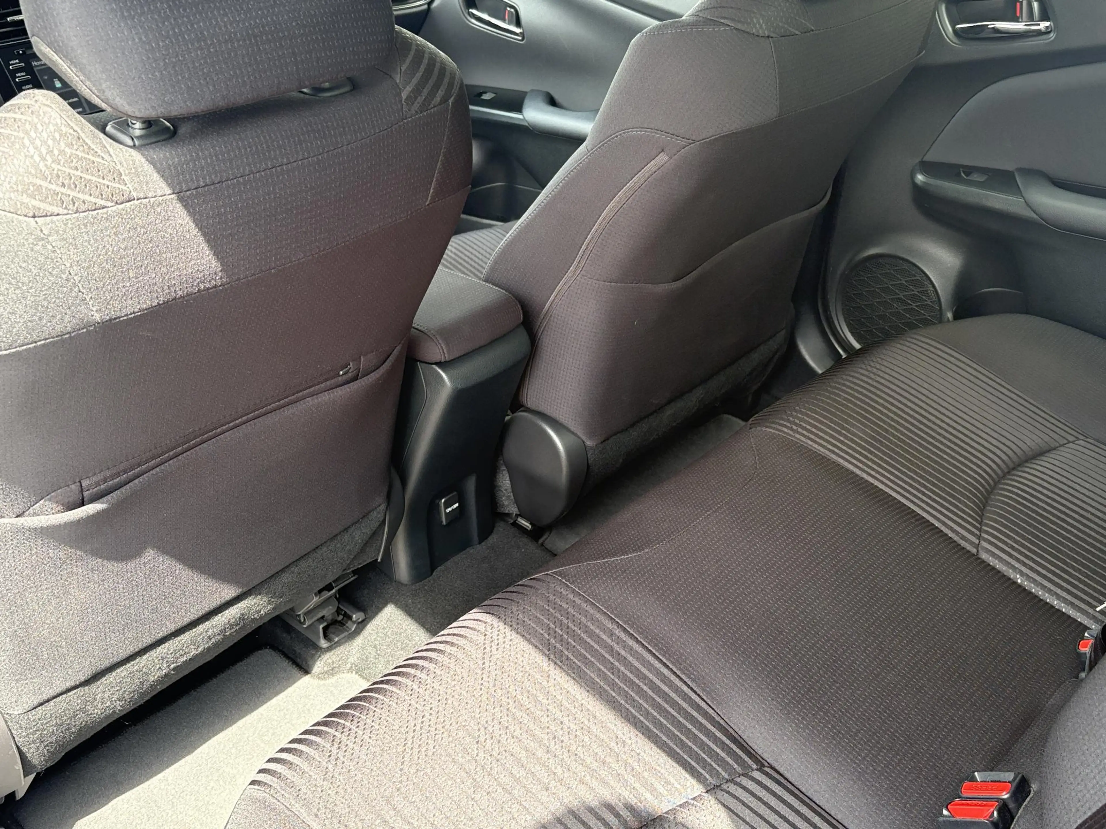 Toyota Prius 1.8 Dynamic — photo 15