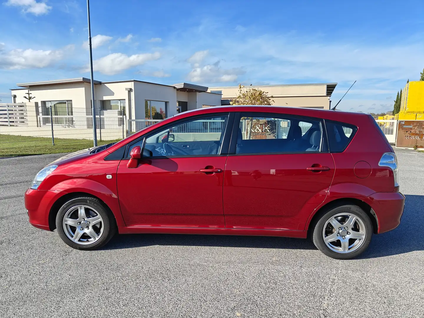 Toyota Corolla Verso Corolla Verso 2,2 D-4D Rouge - 2