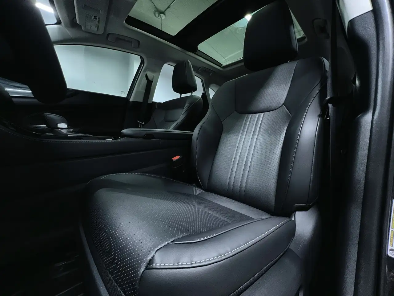 Lexus NX снимка Lexus NX