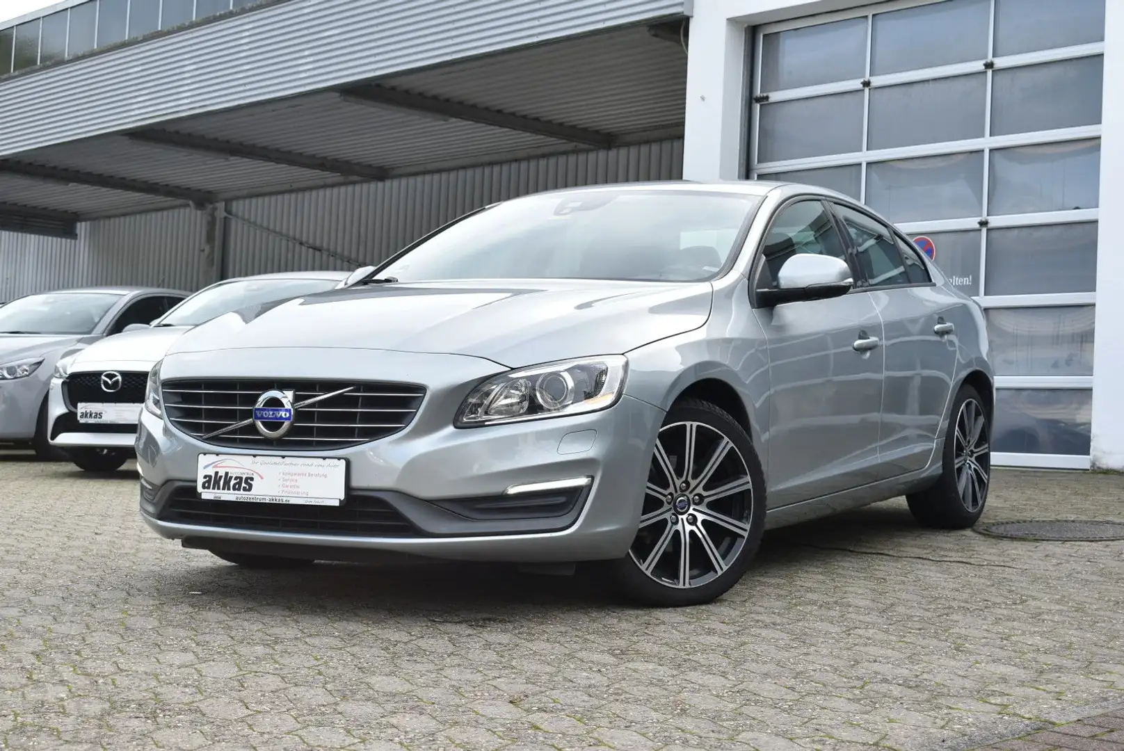 Volvo S60 Lim. Business Edition *Zahnriemen+Wapu Neu* Silber - 1