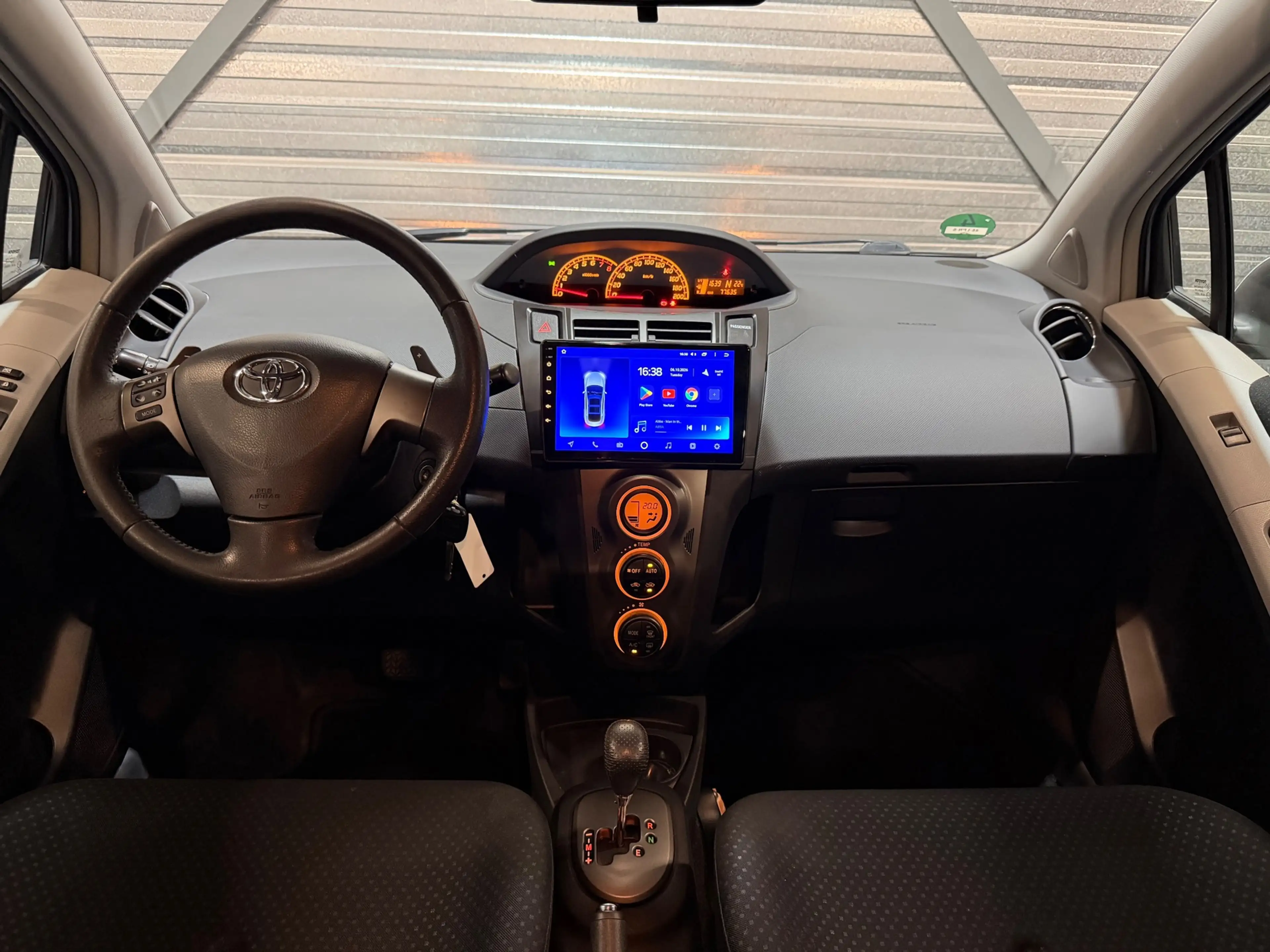 Toyota Yaris 1.3 VVTi Aspiration AUTOMAAT/NAVI/AIRCO/CLIMATE/CA — photo 8