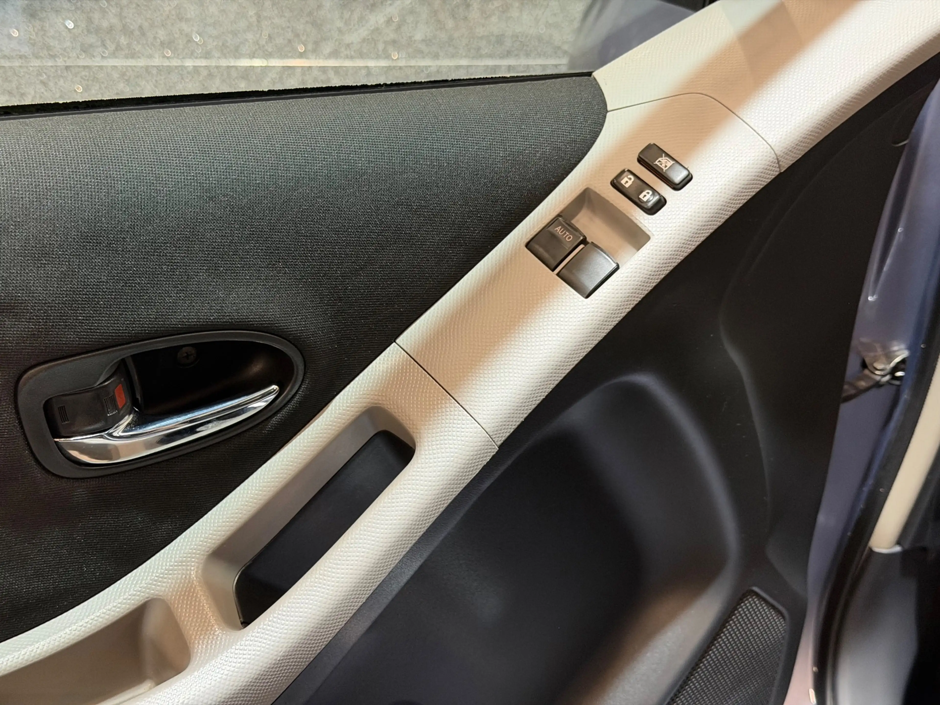 Toyota Yaris 1.3 VVTi Aspiration AUTOMAAT/NAVI/AIRCO/CLIMATE/CA — photo 13