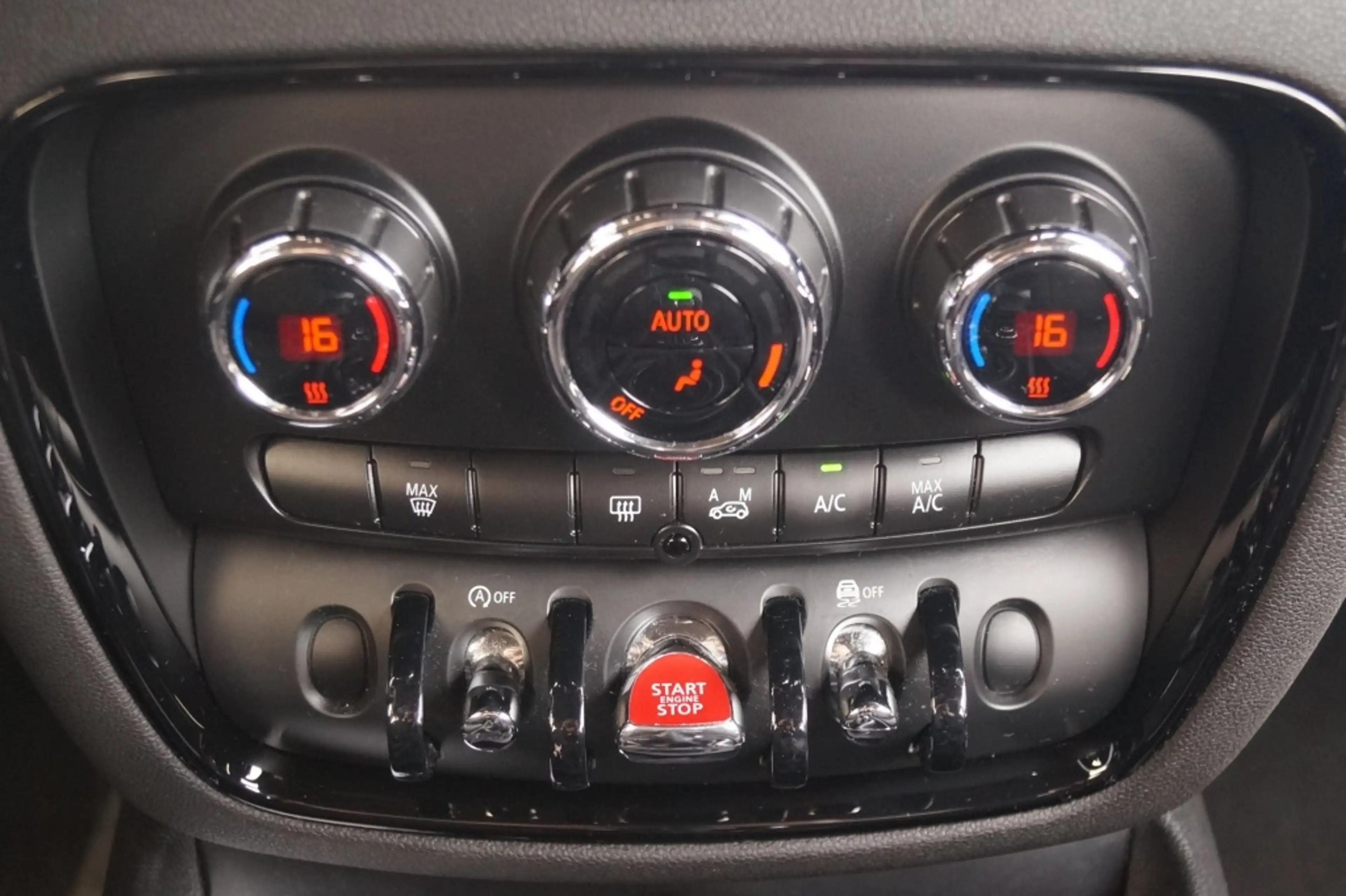 MINI Cooper Clubman 1.5 Business Edition -NAVI-ECC-PDC- — photo 10
