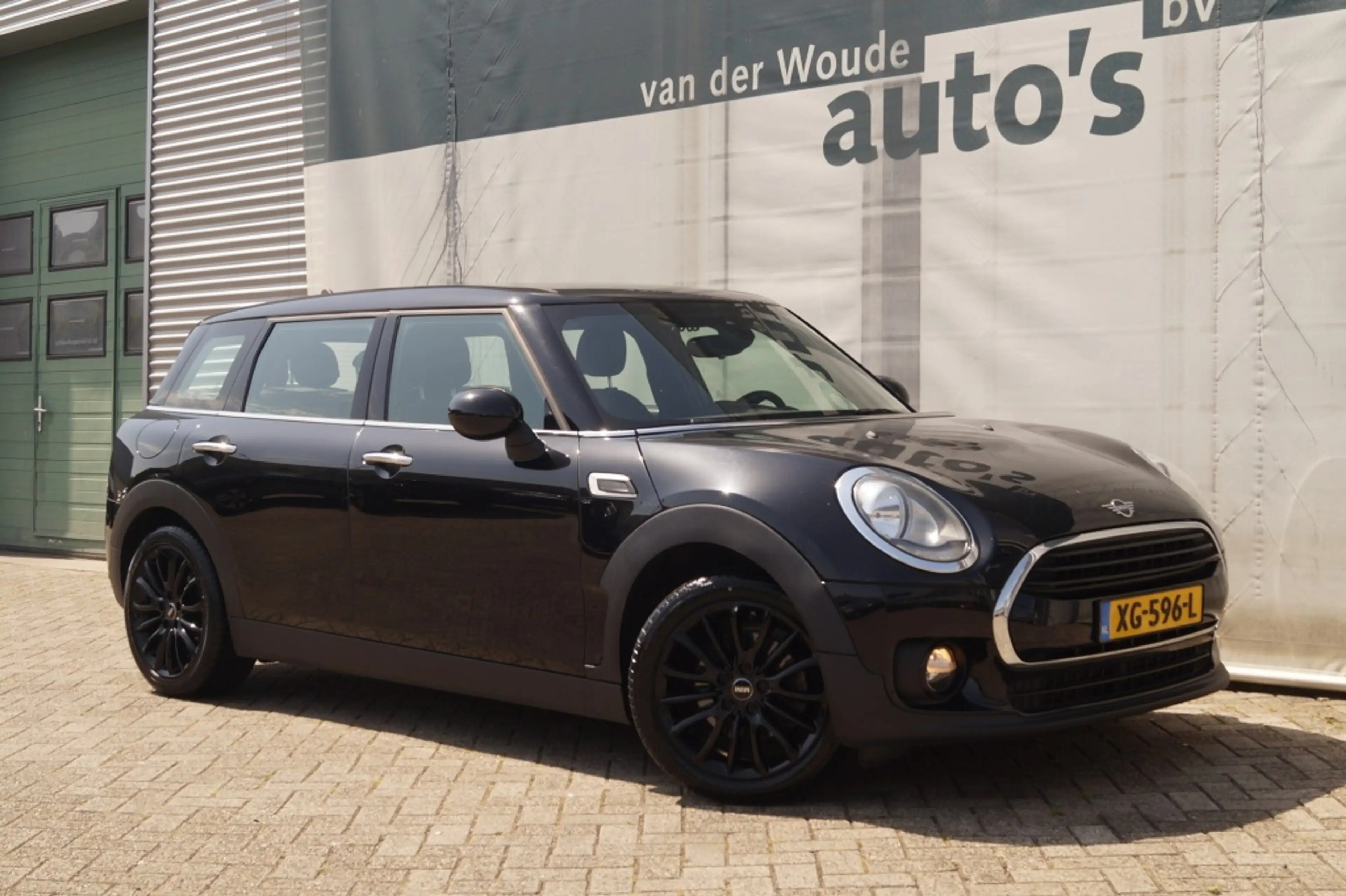 MINI Cooper Clubman 1.5 Business Edition -NAVI-ECC-PDC- — photo 3