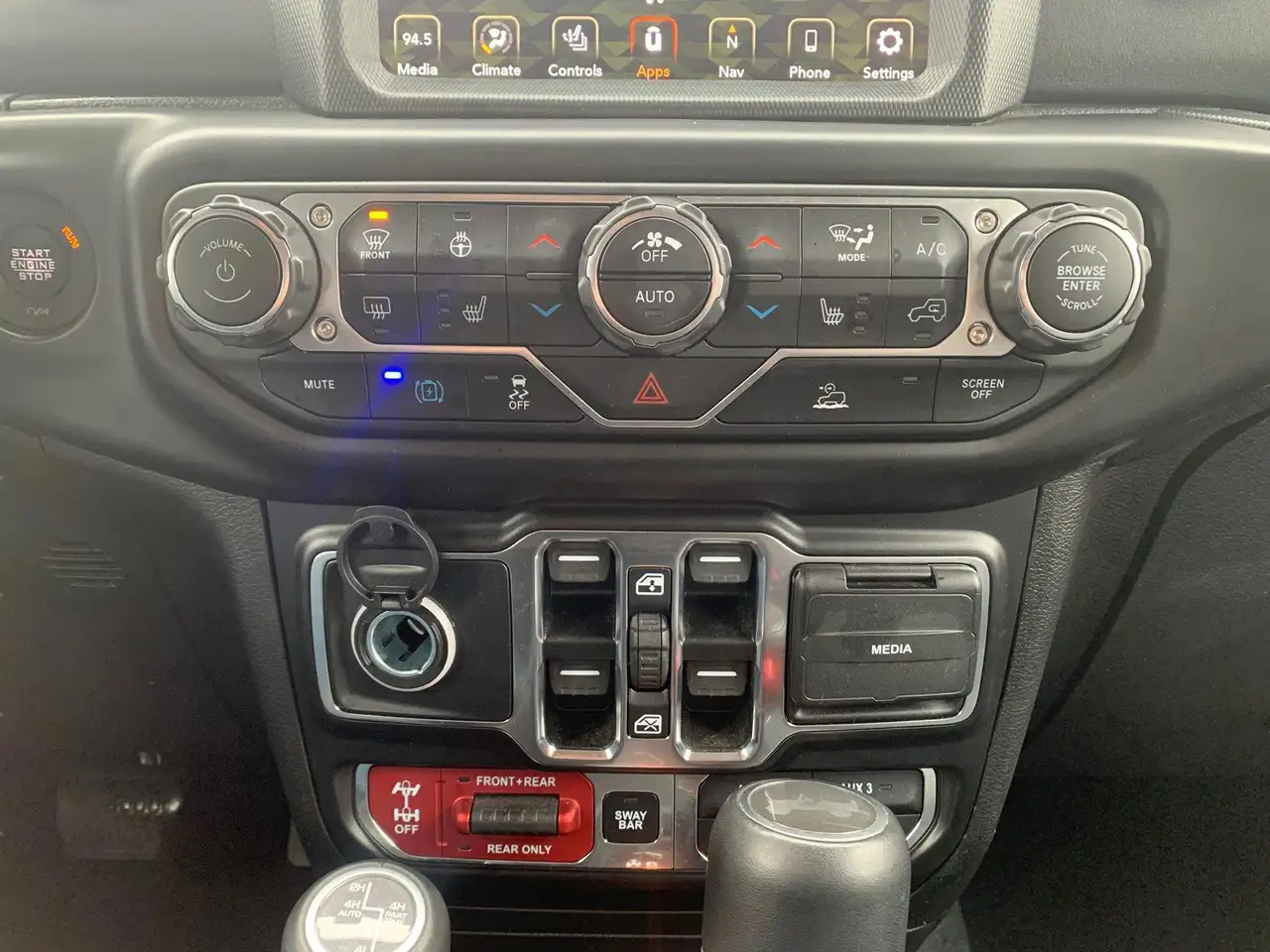 Jeep Wrangler снимка Jeep Wrangler