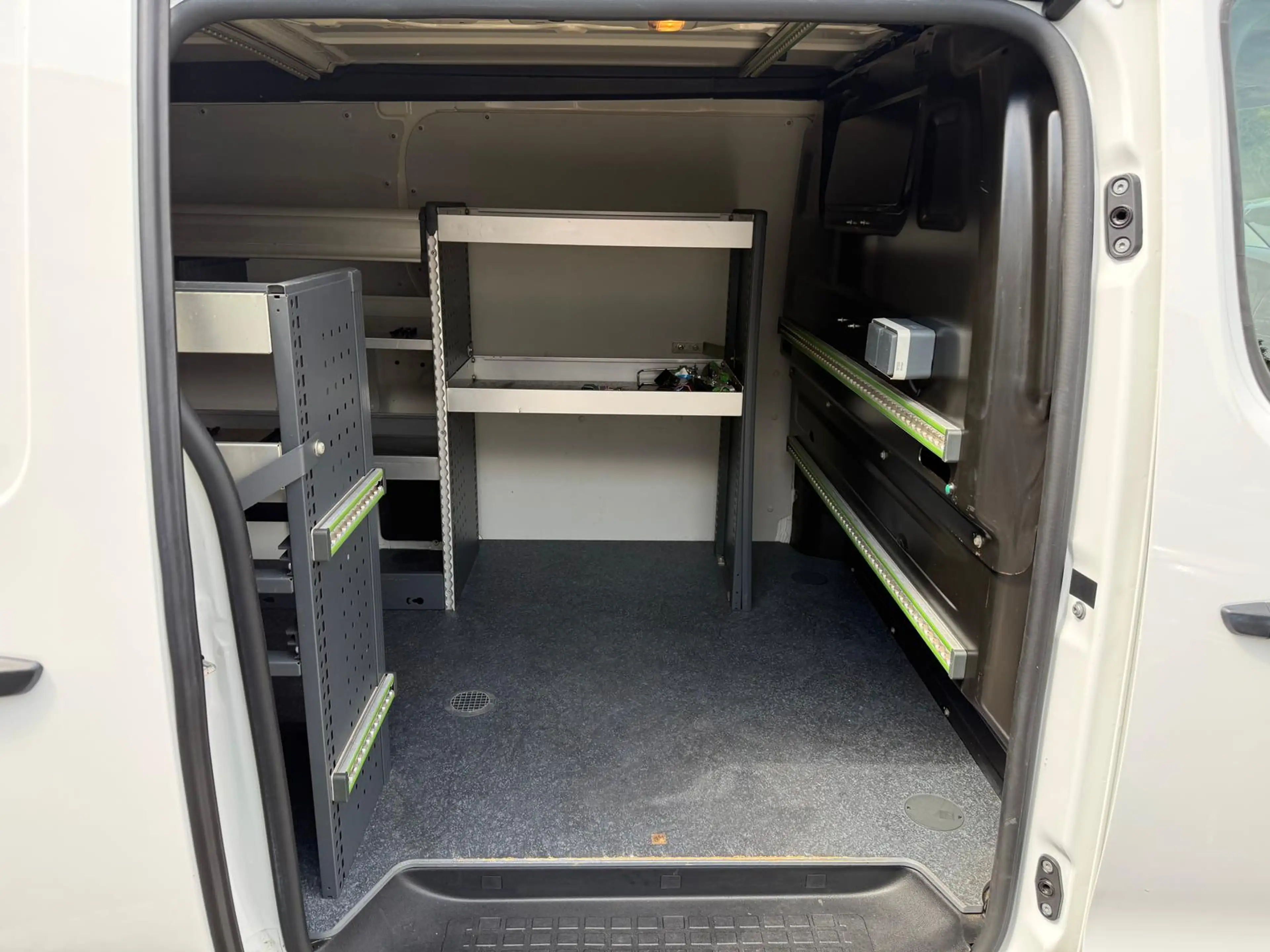 Citroen Jumpy 2.0 Blue-HDI Club M*AppCo*Klima*DAB*PDC H — photo 17