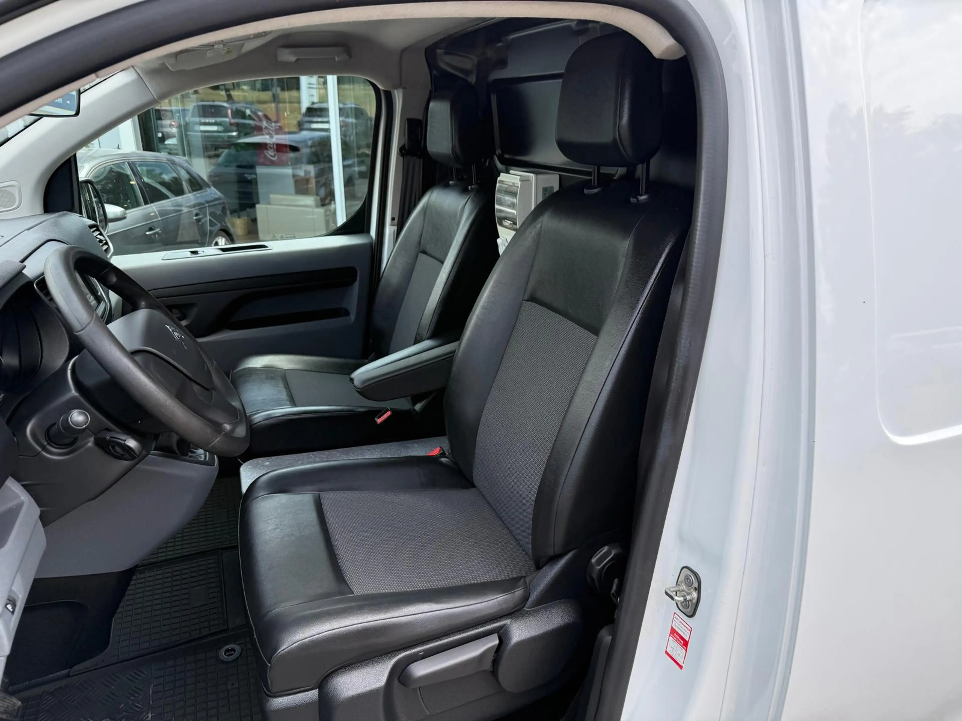 Citroen Jumpy 2.0 Blue-HDI Club M*AppCo*Klima*DAB*PDC H — photo 11