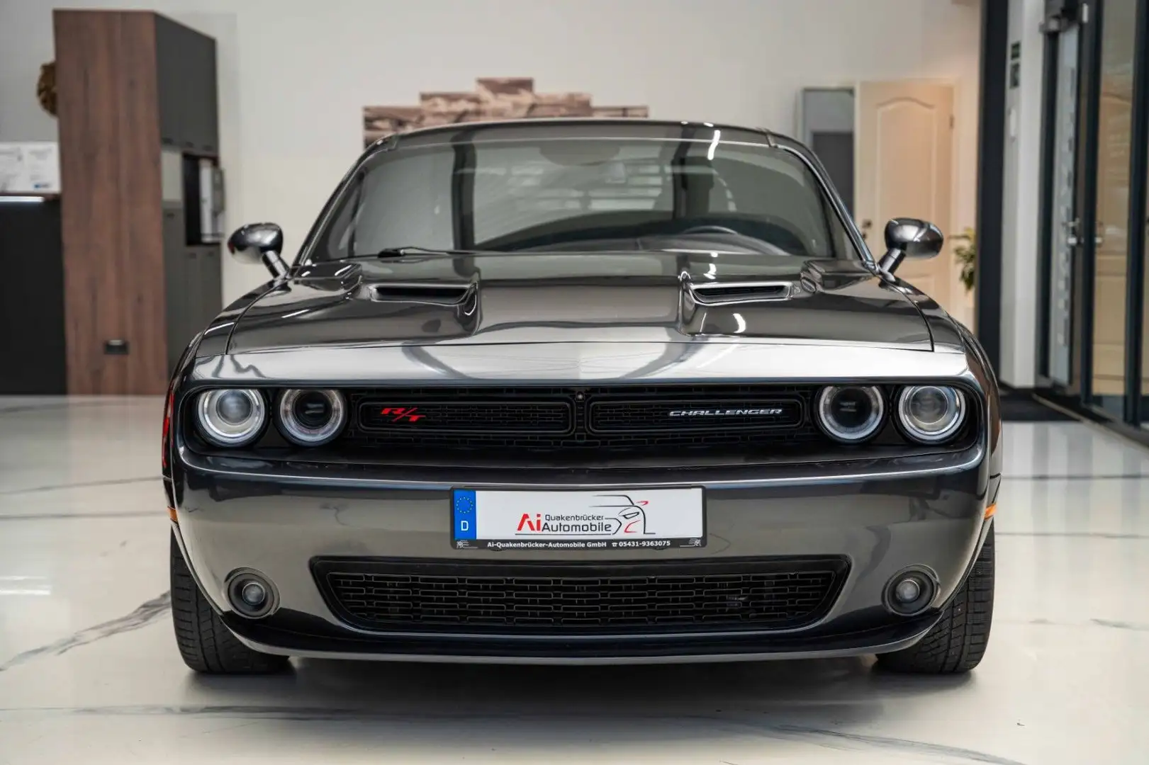 Dodge Challenger 5,7 Hemi V8 Widebody Grau - 2