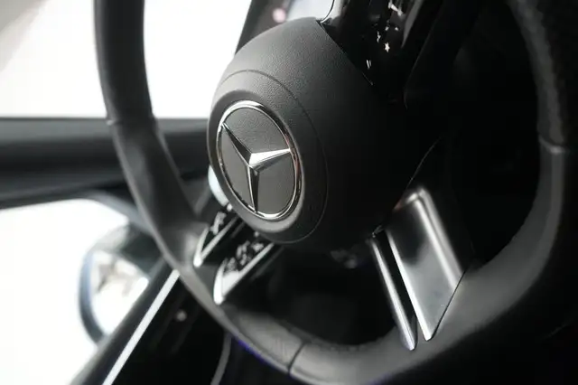 Mercedes-Benz C-Class view 20