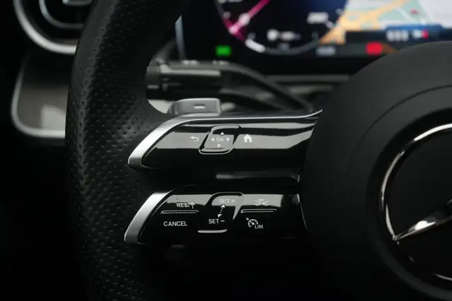 Mercedes-Benz C-Class view 17