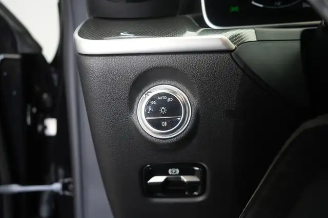 Mercedes-Benz C-Class view 22