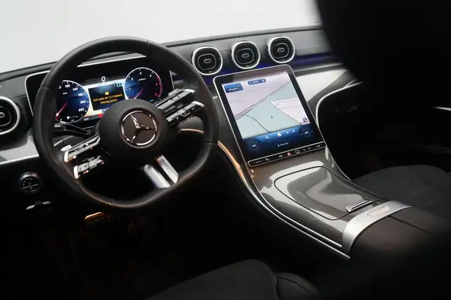 Mercedes-Benz 220 view 13