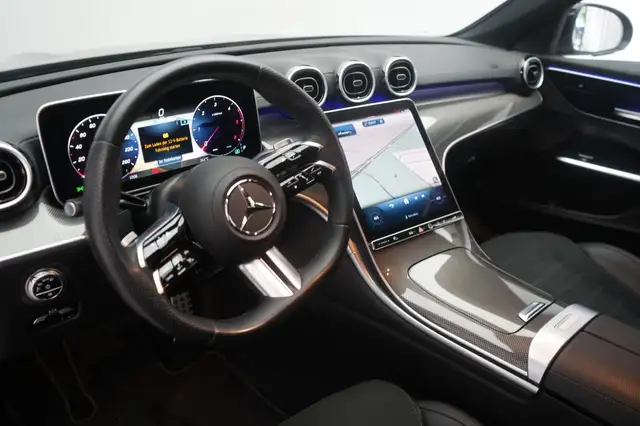 Mercedes-Benz 220 view 12