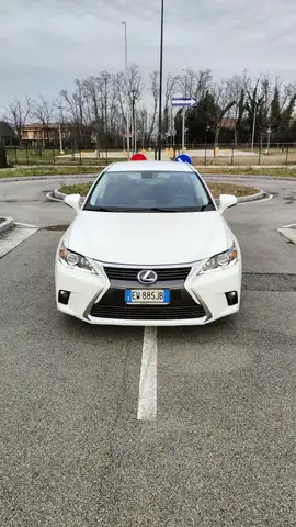 Lexus CT 200h