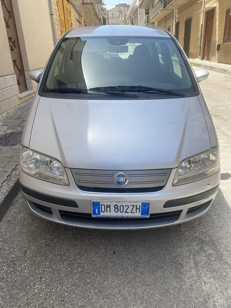 Fiat Idea 1.3 mjt 16v Black Energy - 1