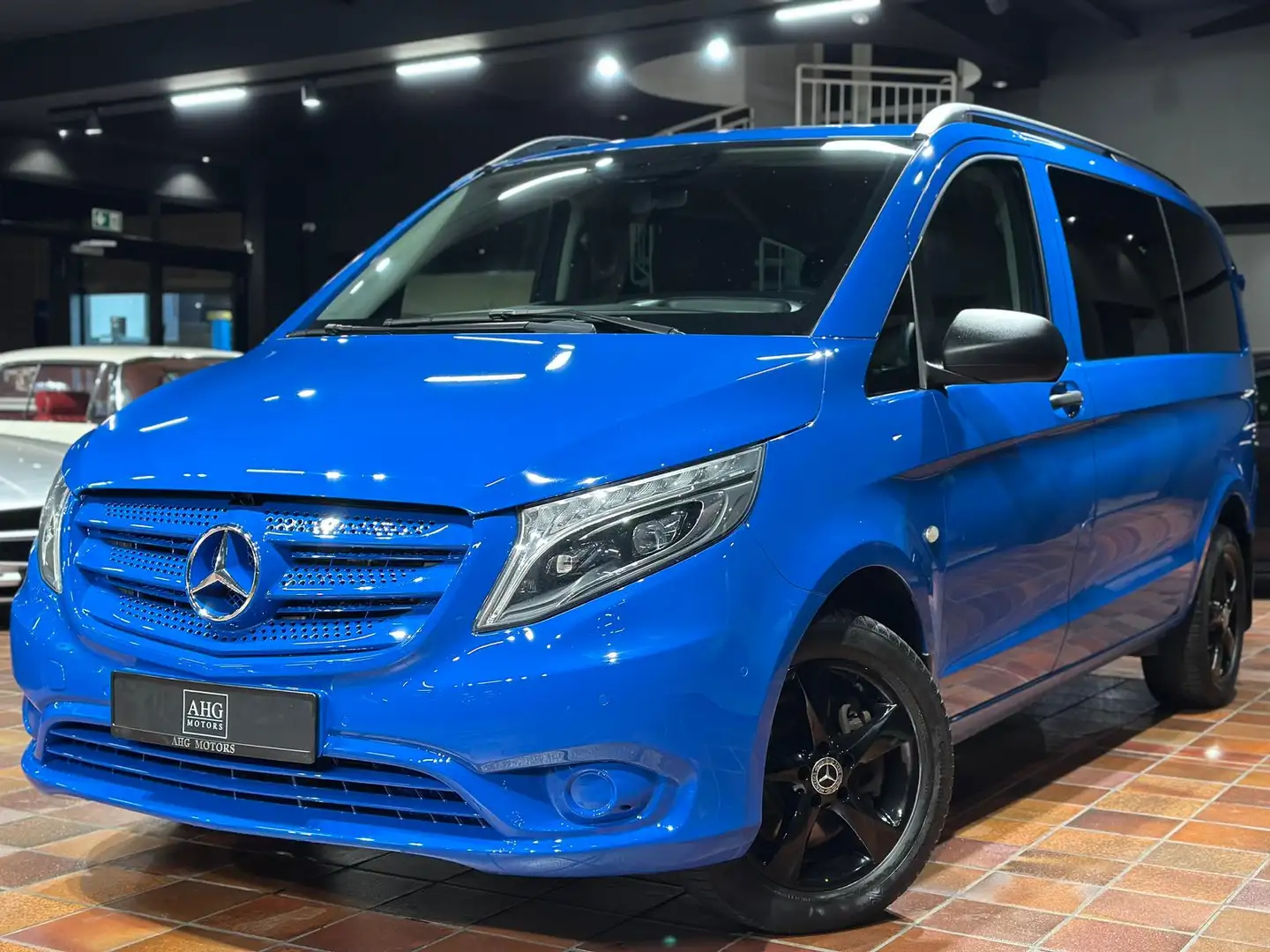 Mercedes-Benz Vito TOURER 119 4X4 KOMPAKT 8-SITZER LIEGE-PAKET-BETT C Blau - 1