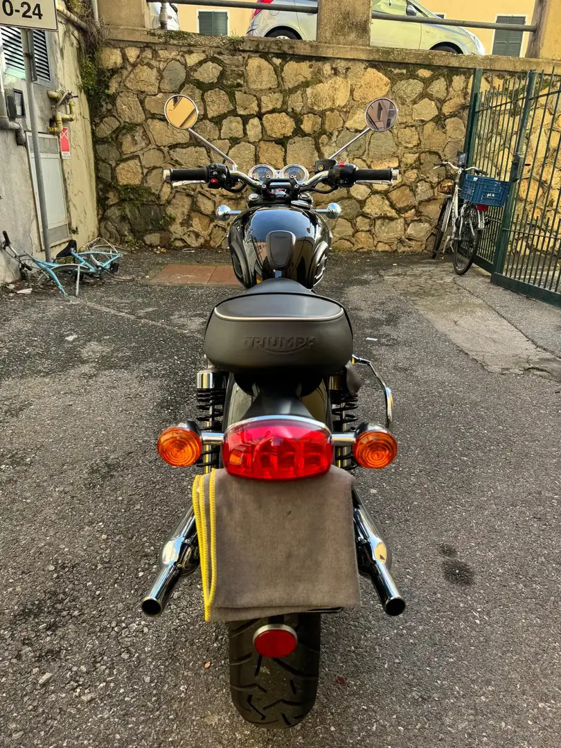 Triumph Bonneville T100 Negro - 2
