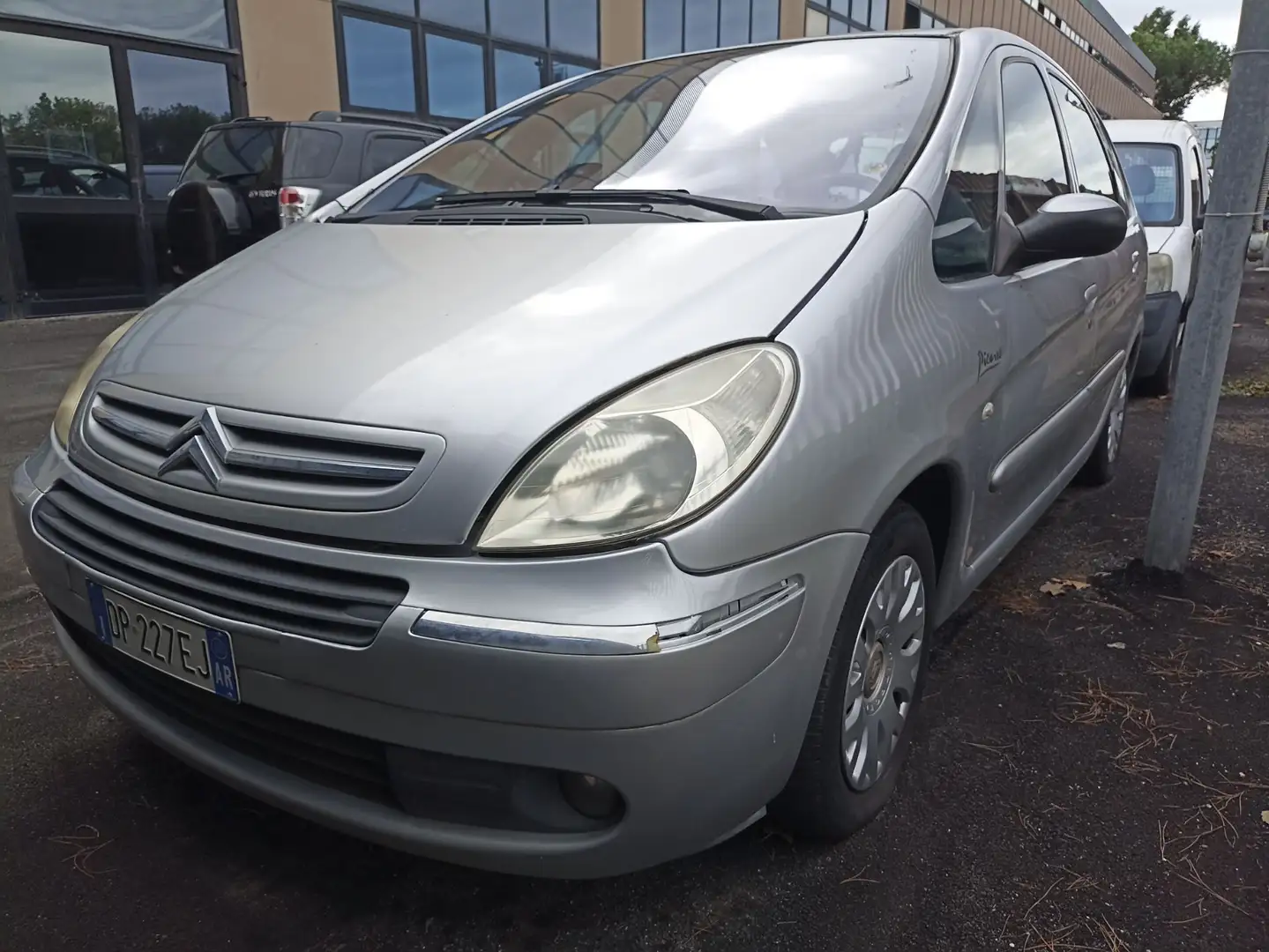 Citroen Xsara Picasso 1.6 110 cv Benzina/Metano Grigio - 2