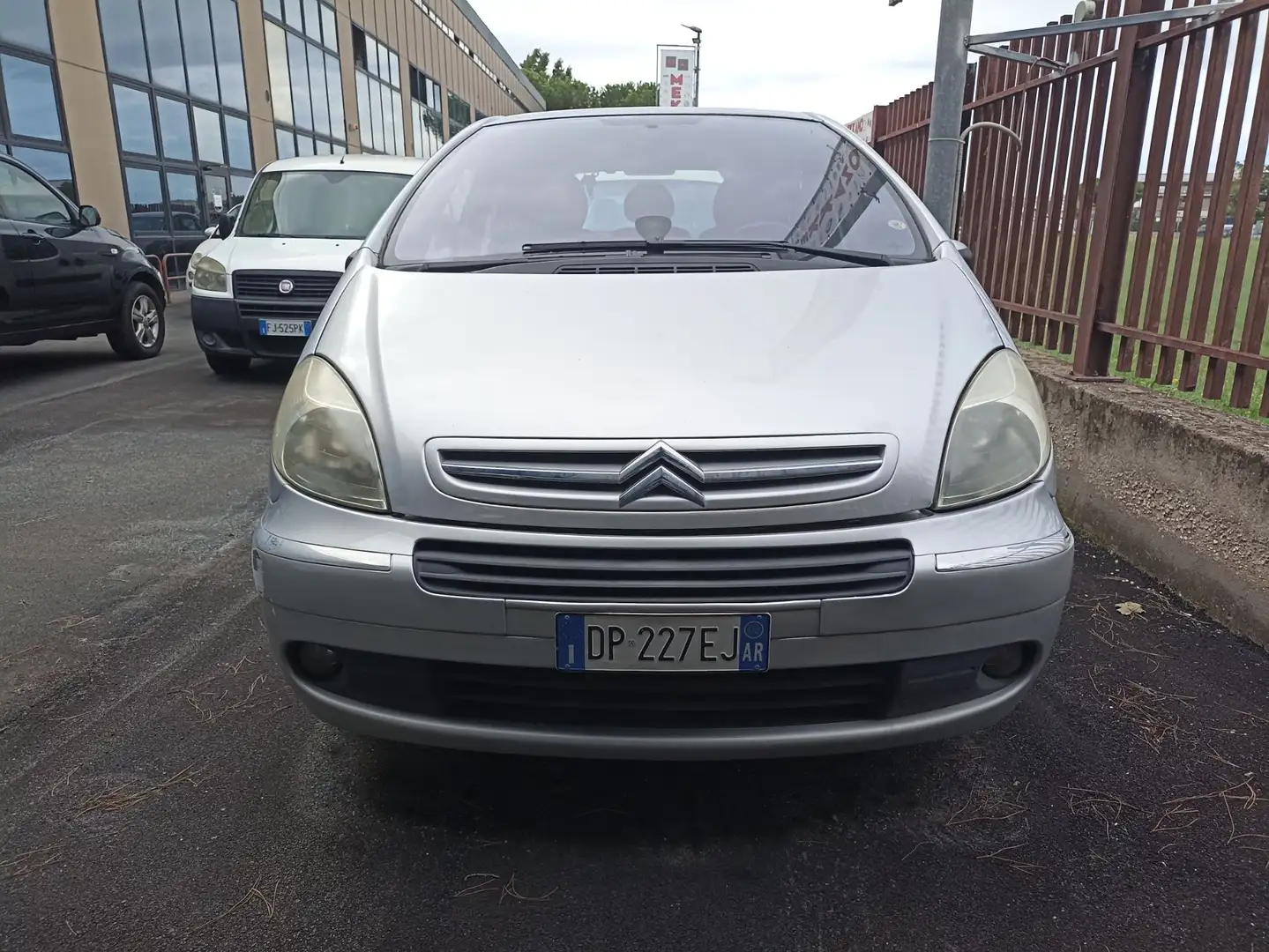 Citroen Xsara Picasso 1.6 110 cv Benzina/Metano Grigio - 1