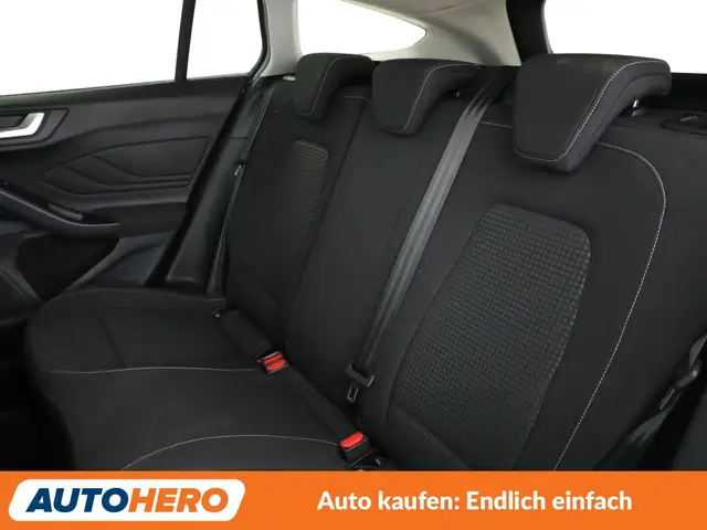 Ford Focus view 14