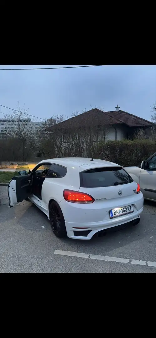 Volkswagen Scirocco 2,0 TSI DSG Weiß - 2