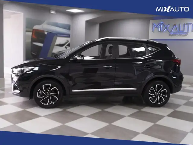 MG ZS view 3