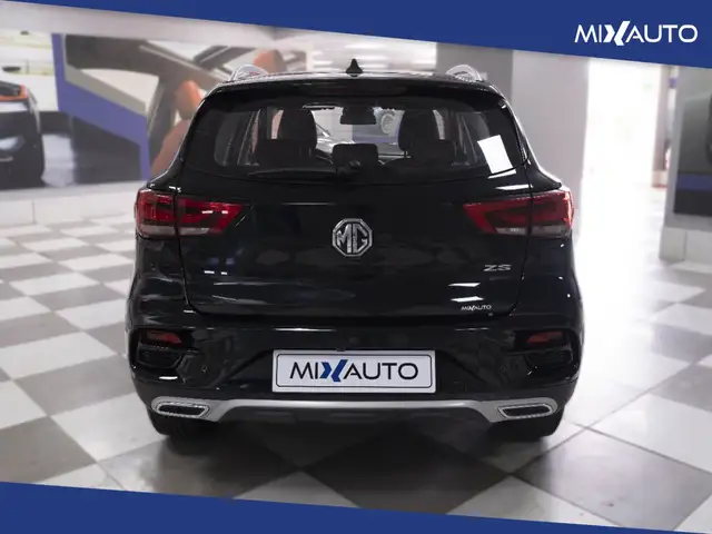 MG ZS view 4