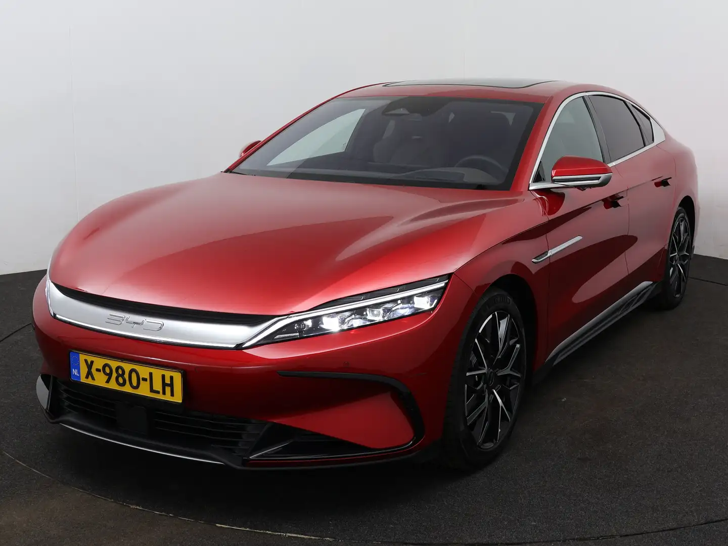 BYD Han AWD Executive 85 kWh | 19" LMV | 521 KM WLTP | 12, Red - 1