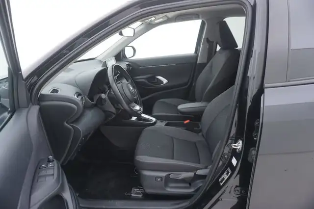 Toyota Yaris Cross view 10