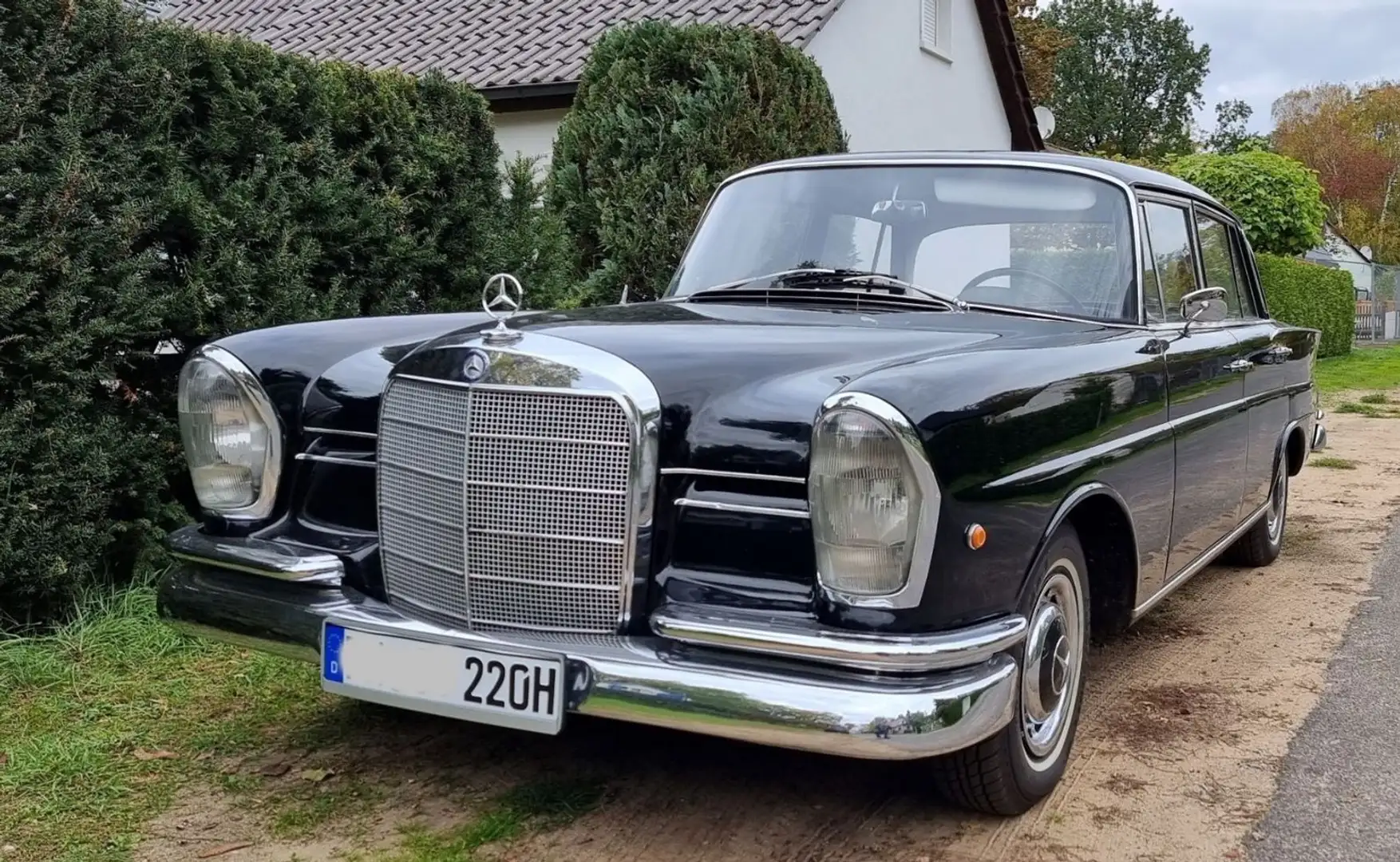 Mercedes-Benz 220 SE Heckflosse Negru - 1