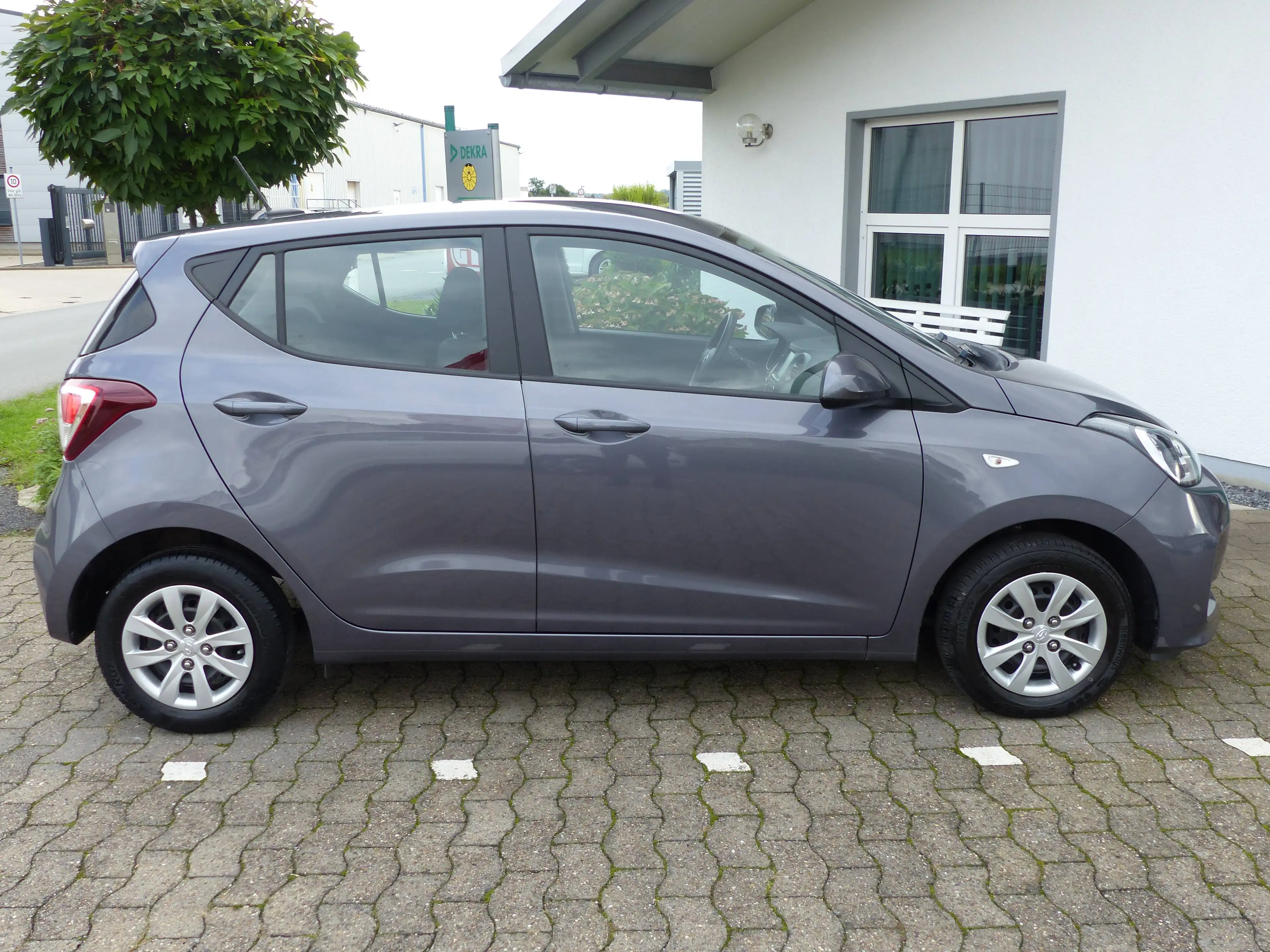 Hyundai i10 Klimaanlage Navigation elektrische Fensterheber vorne und hinten elektrische Spiegel — photo 9