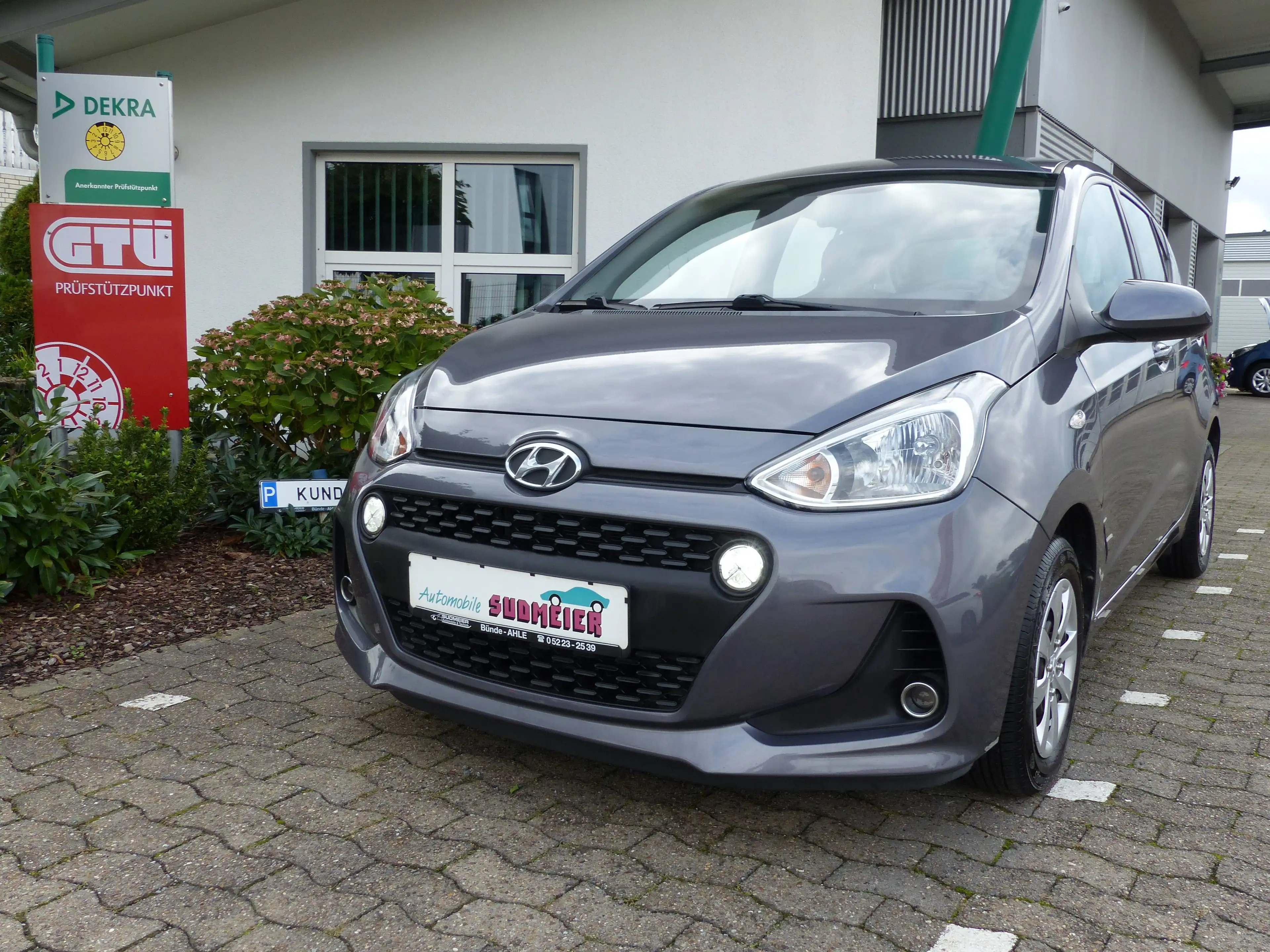 Hyundai i10 Klimaanlage Navigation elektrische Fensterheber vorne und hinten elektrische Spiegel