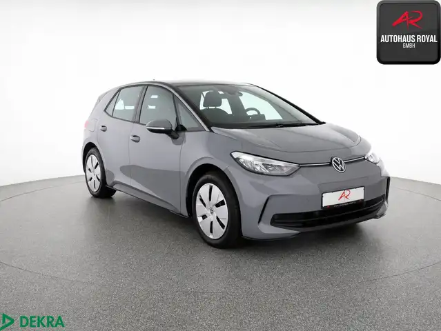 Volkswagen Id.3 view 6