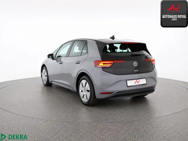 Volkswagen Id.3 view 2