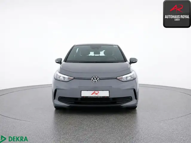 Volkswagen Id.3 view 7