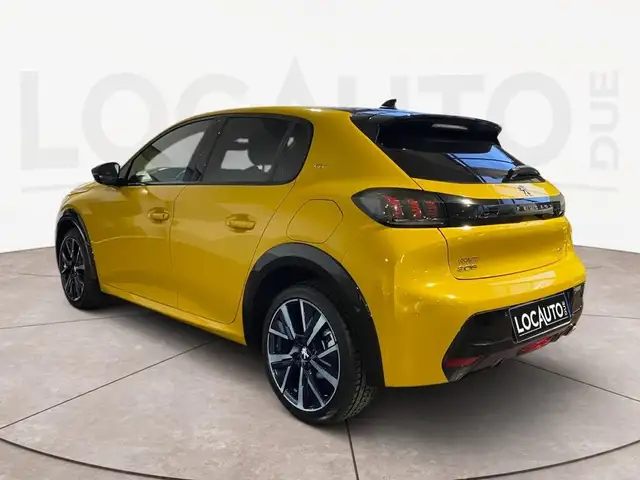 Peugeot 208 view 5