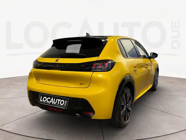 Peugeot 208 view 4