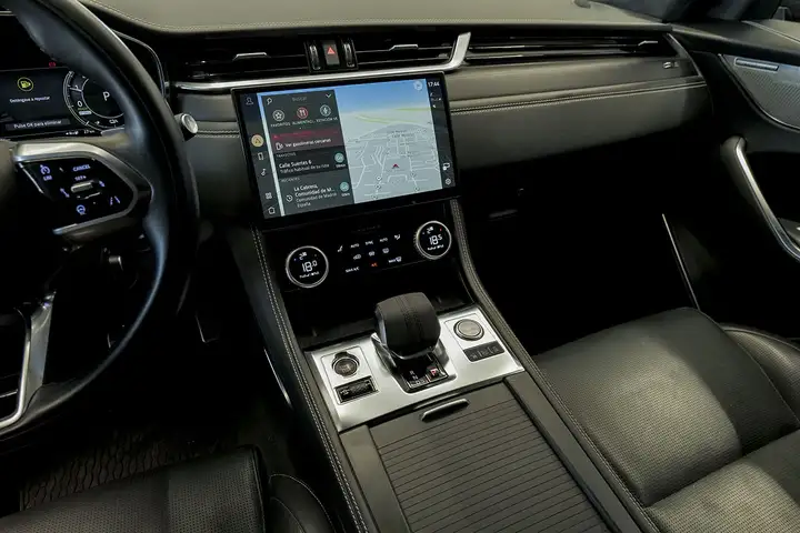 Jaguar F-Pace 2024, foto 31