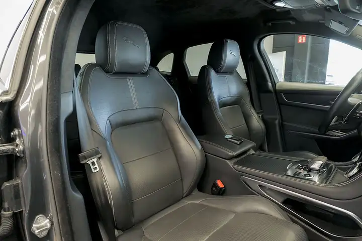 Jaguar F-Pace 2024, foto 7