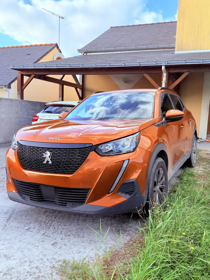 Peugeot 2008 PureTech 130 S\u0026S EAT8 Allure Pack