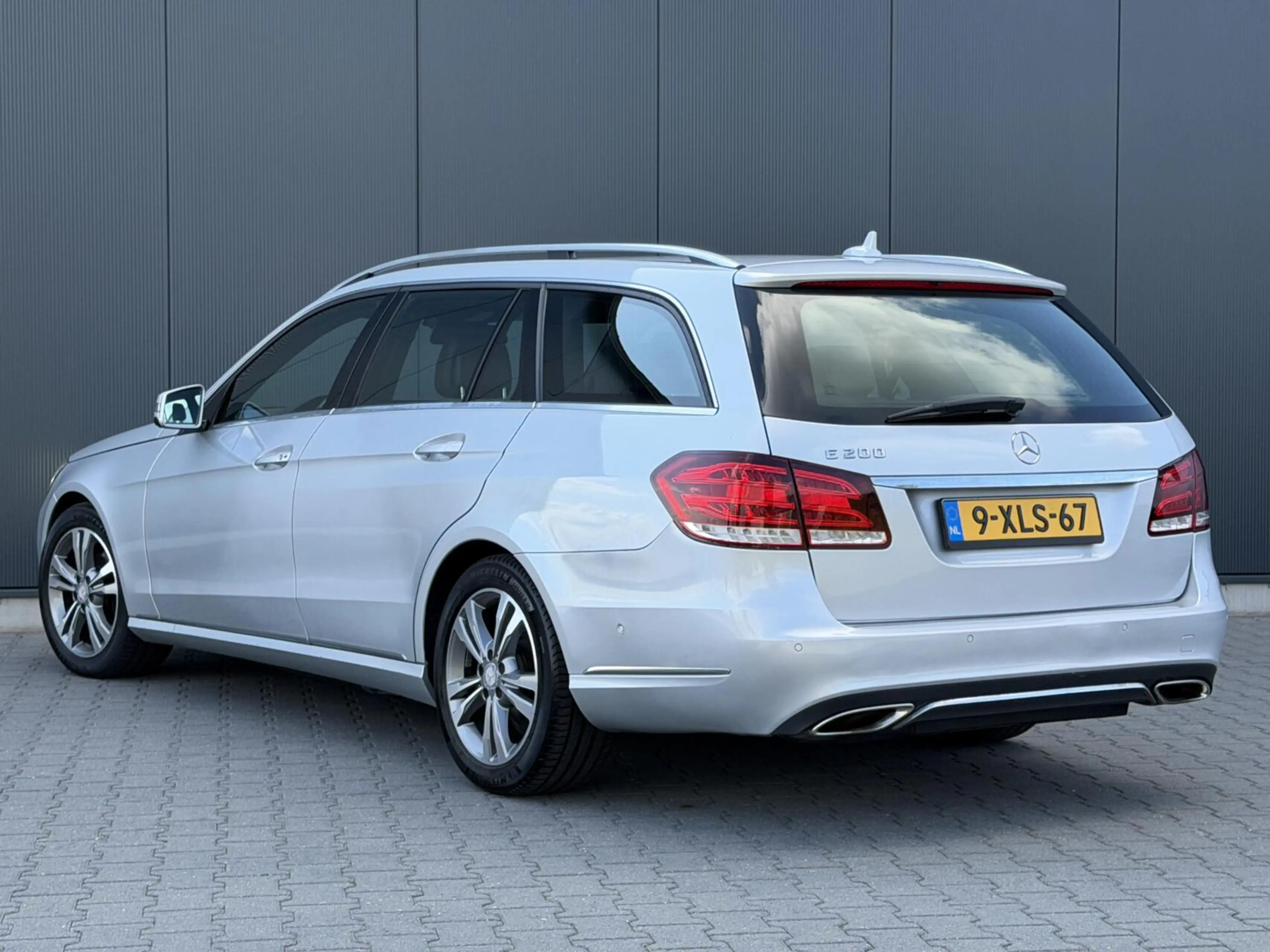 Mercedes-Benz E 200 Estate Avantgarde 2e Eig - Led - Leder - Navi - Tr — photo 3