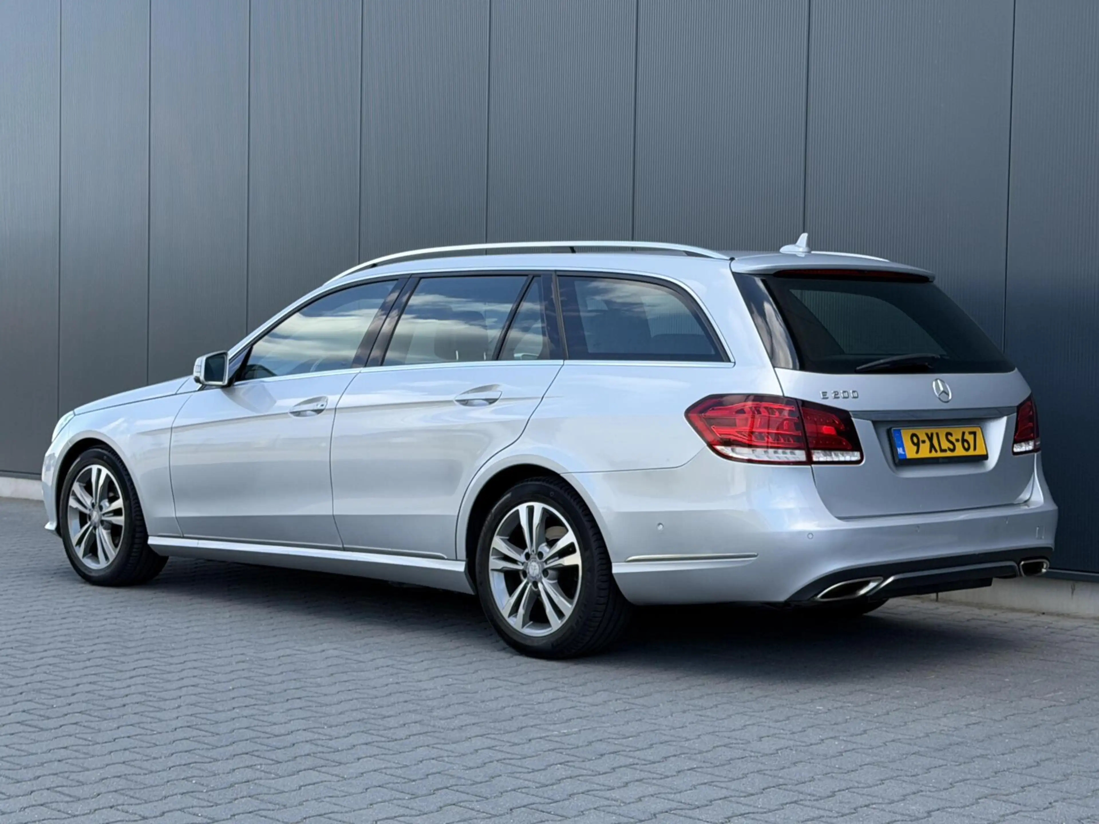 Mercedes-Benz E 200 Estate Avantgarde 2e Eig - Led - Leder - Navi - Tr — photo 10