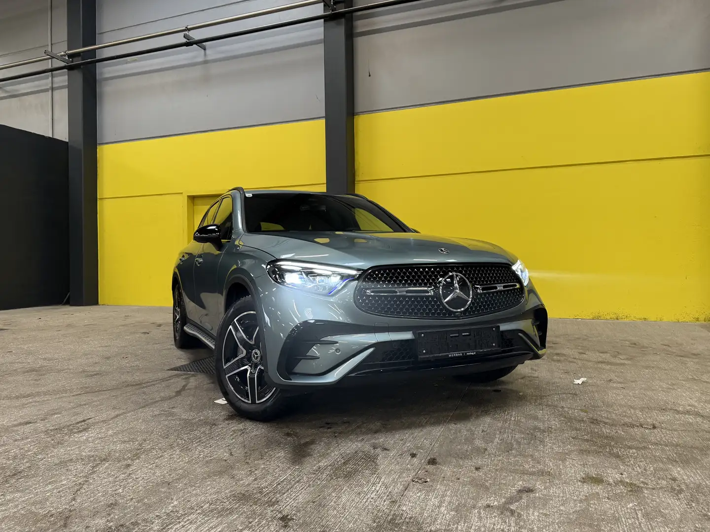 Mercedes-Benz GLC 200 GLC 200d 4MATIC , Mild-Hybrid ,AMG-Line-Prem- Night 360°Kam AHV, VERDESILBER MATALLIC Silber - 1