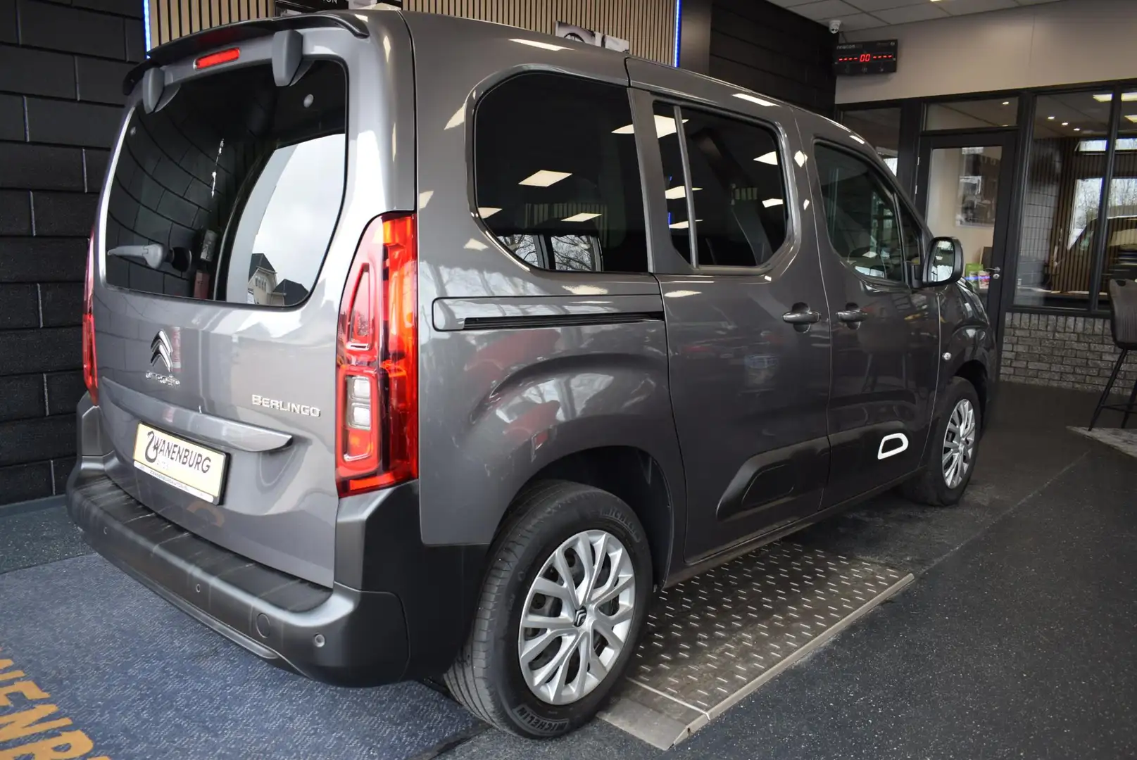 Citroen Berlingo 1.2 PureTech Feel Navi Airco  Km 38.200!! Gris - 2