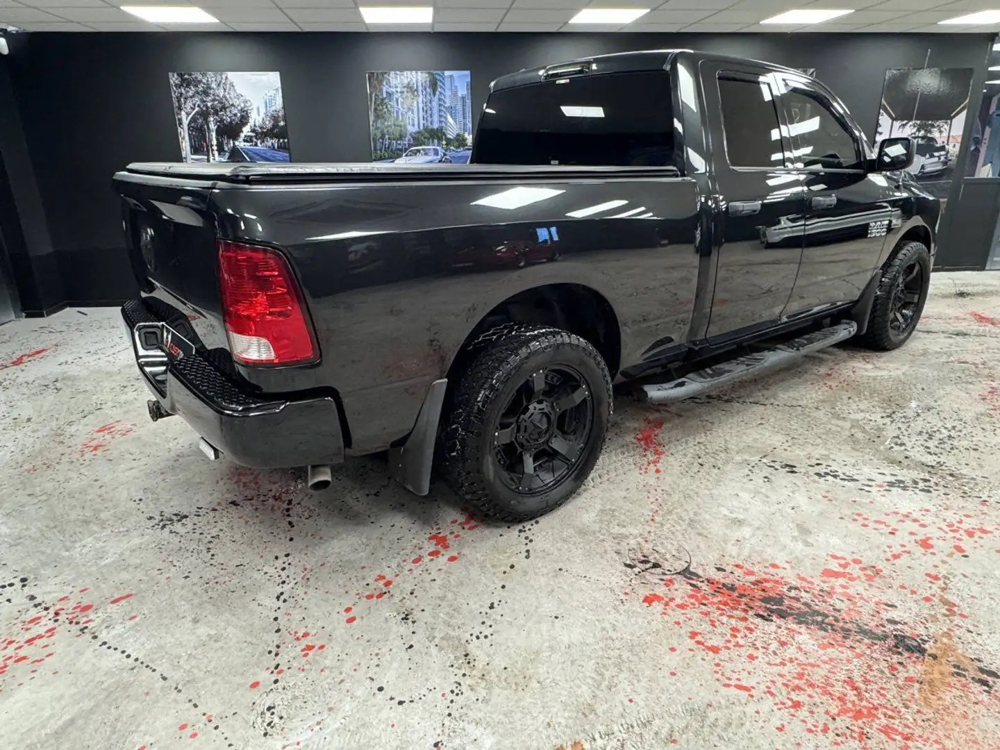 Dodge RAM 1500 Noir - 2