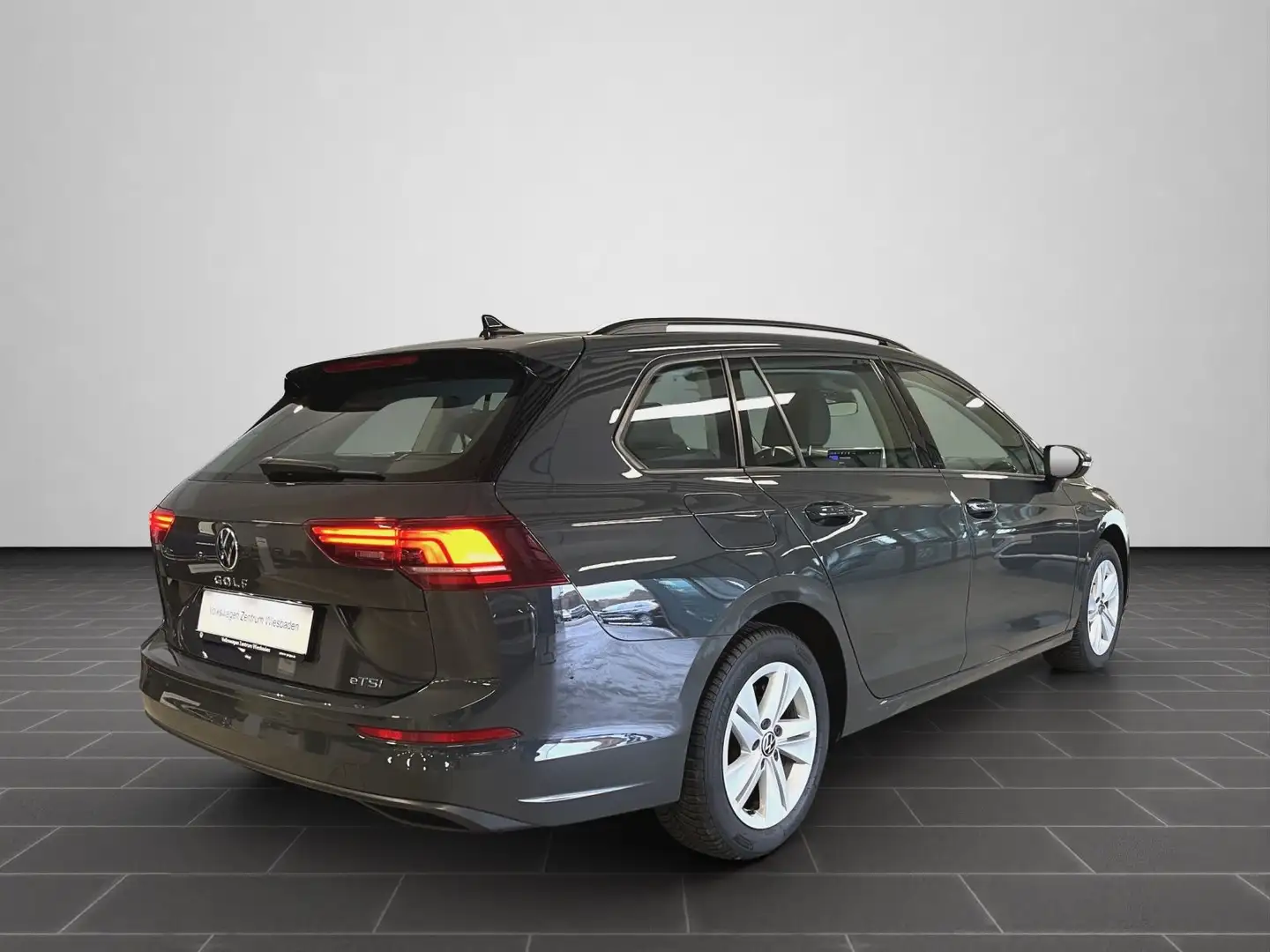 Volkswagen Golf Variant Golf VIII Variant 1.5 eTSI DSG Life, Navi, ACC, Grau - 2
